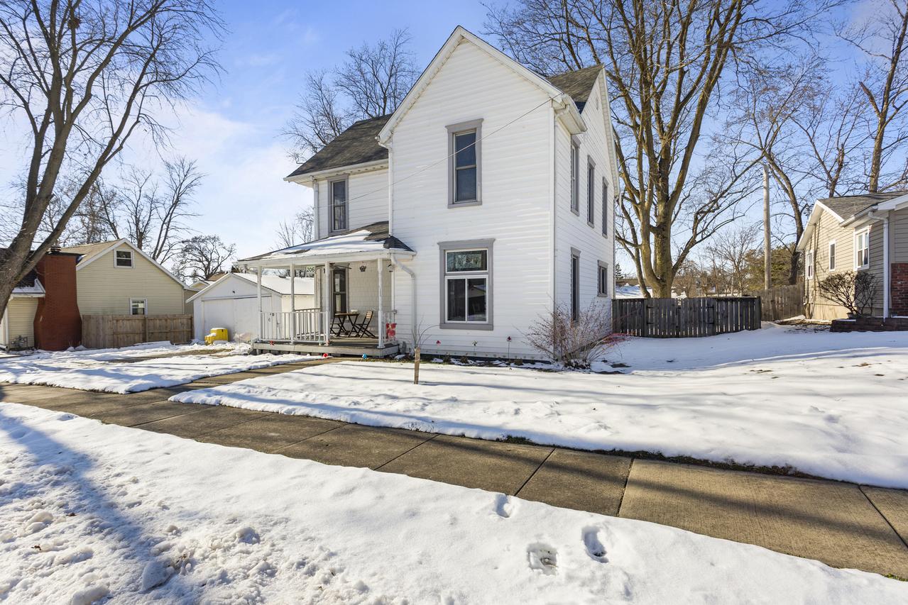 206 N Buchanan St., Heyworth, IL 61745