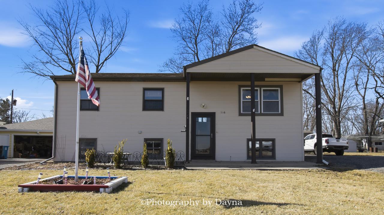 316 S 4000 West Rd., Kankakee, IL 60901