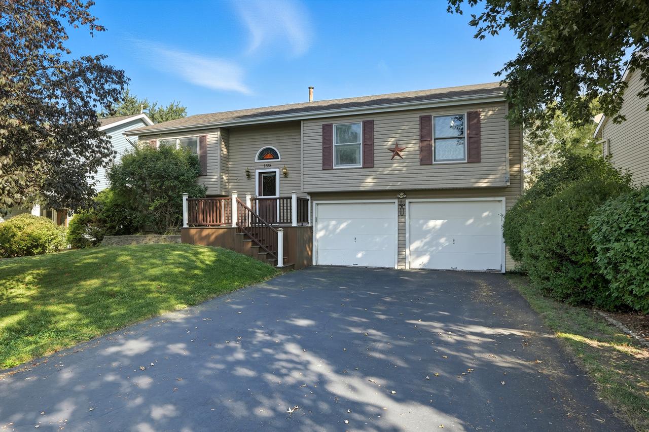 1358 Cottonwood Ln., Crystal Lake, IL 60014