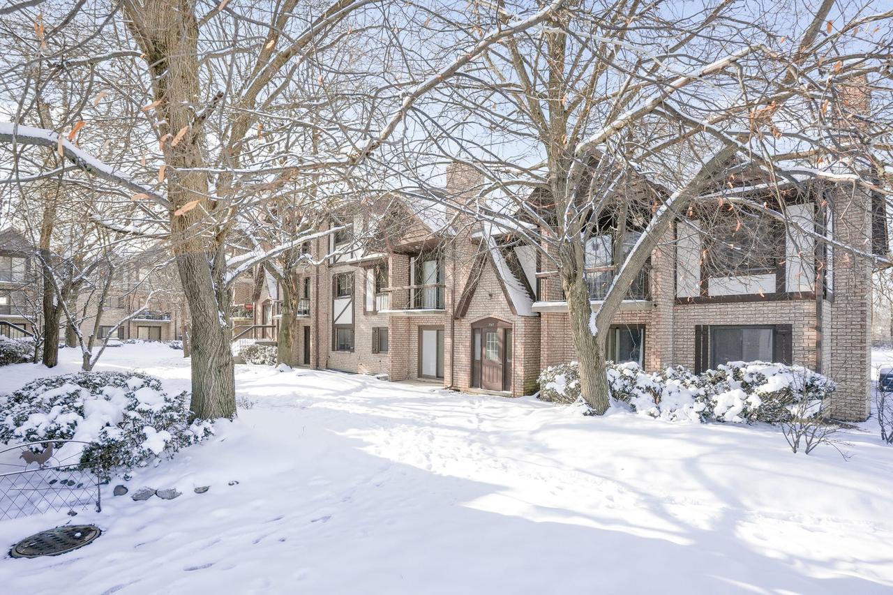 2807 Glenwood Lansing Rd. #112, Lynwood, IL 60411