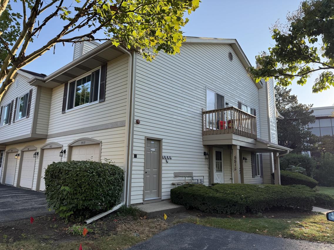 5513 Barclay Ct., Clarendon Hills, IL 60514