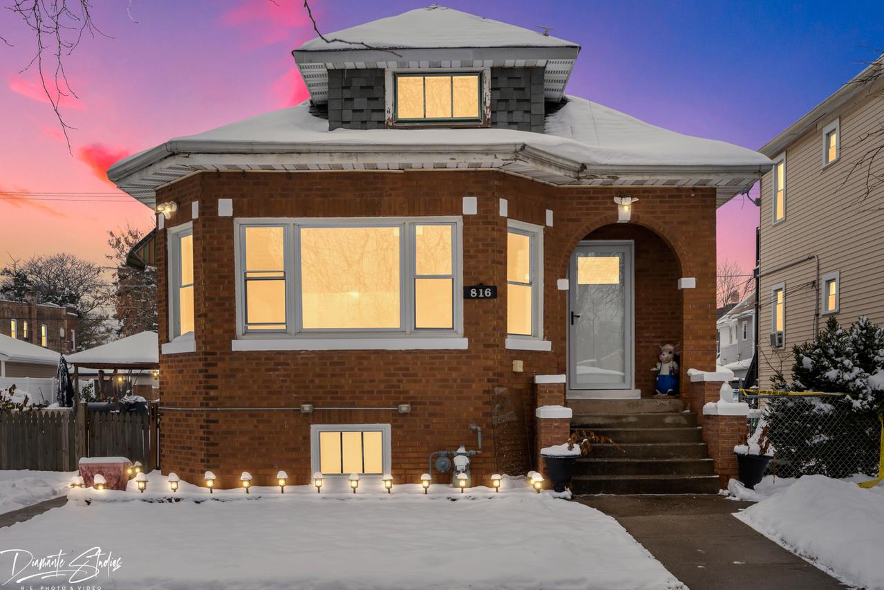 816 S 14th Ave., Maywood, IL 60153