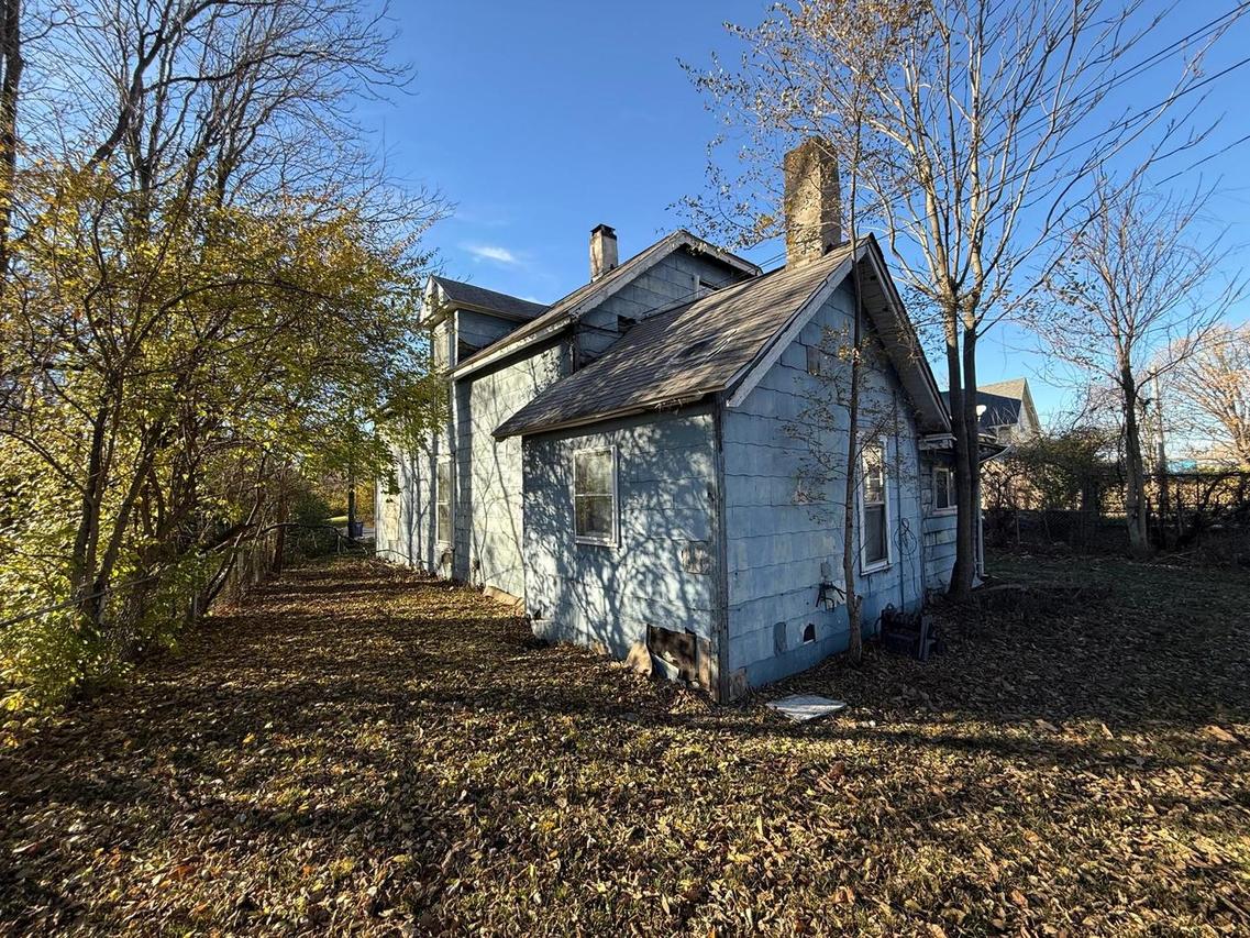 437 Section St., Danville, IL 61832