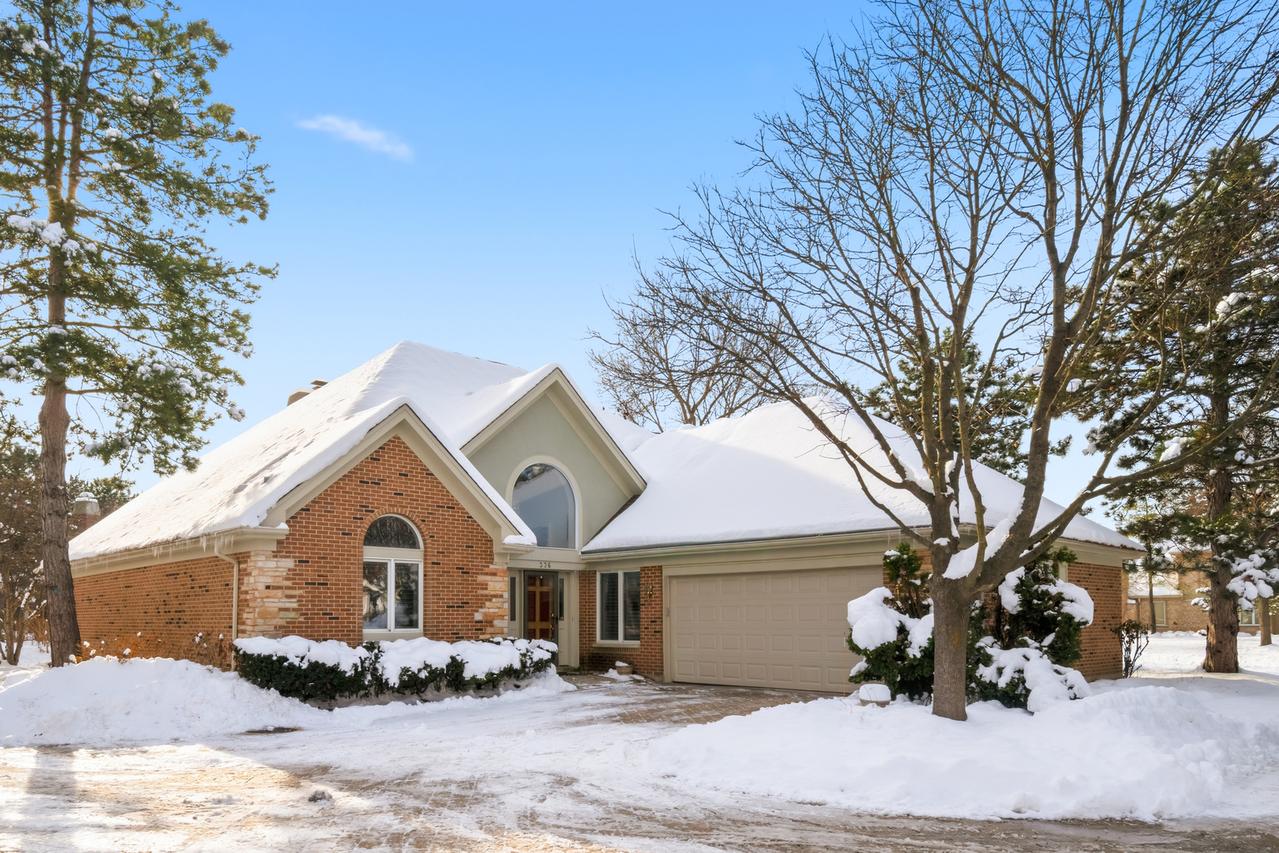 336 Rivershire Ct., Lincolnshire, IL 60069