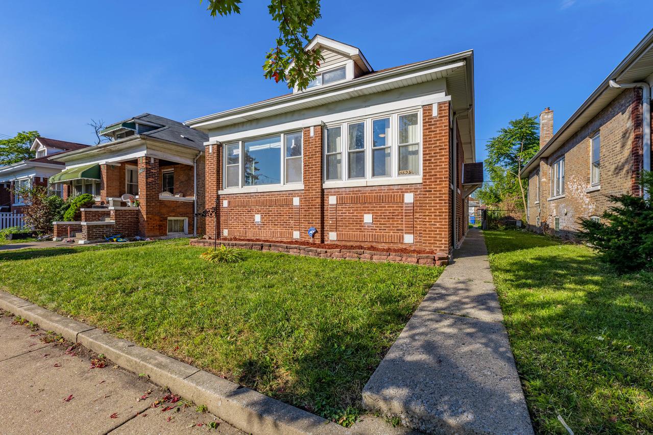 8624 S Throop St., Chicago, IL 60620