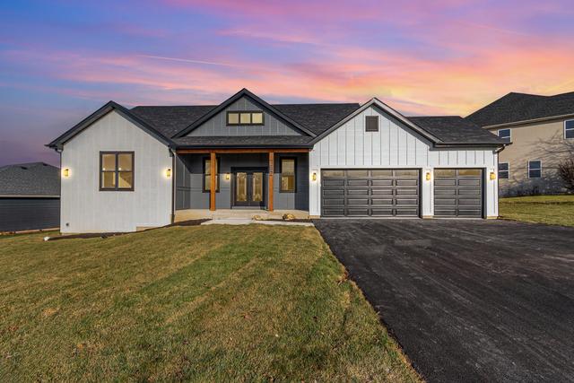 New Construction Homes For Sale This Week That Attend Circle Center Grade School: December 3rd to December 9th