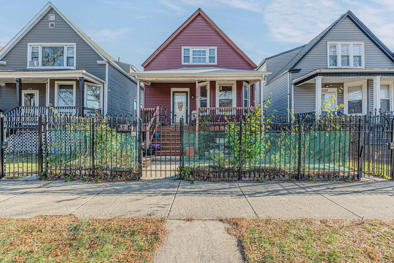 2219 N Kilbourn Ave., Chicago, IL 60639
