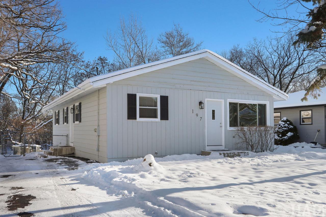 197 Maplewood Dr., Antioch, IL 60002