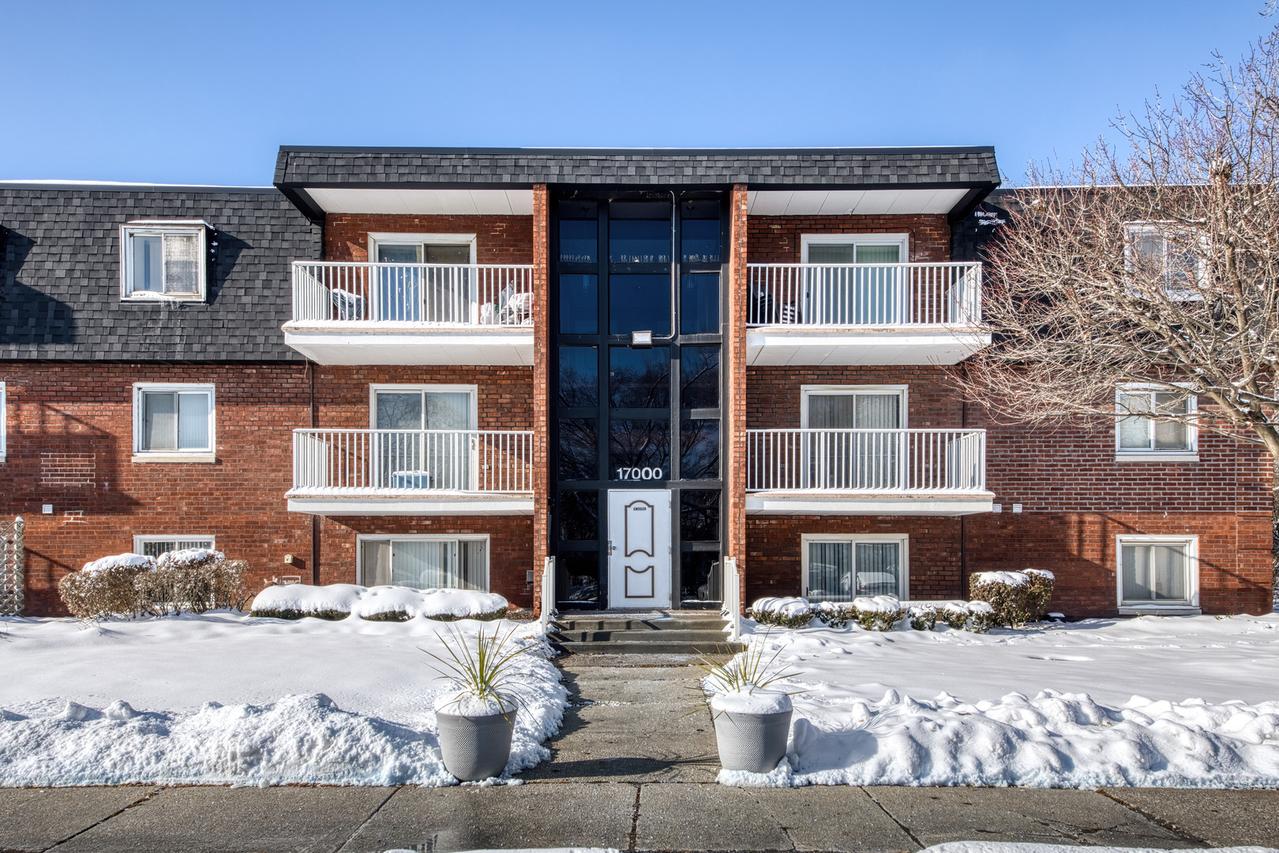 17000 Novak Dr. #T-105, Hazel Crest, IL 60429