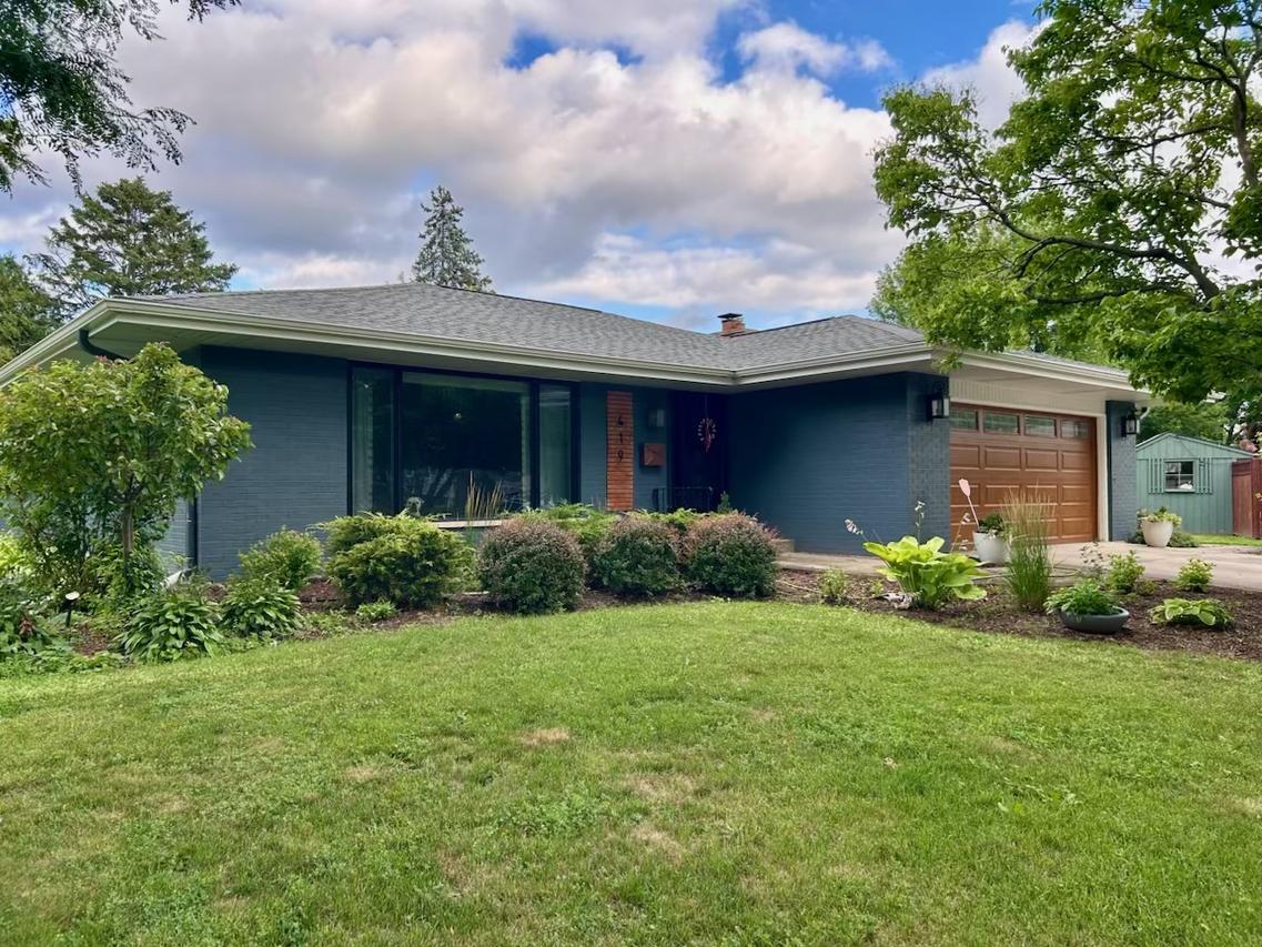 419 S Royal Ct., Palatine, IL 60067