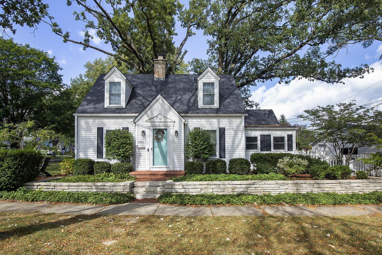 643 Broadview Ave., Highland Park, IL 60035