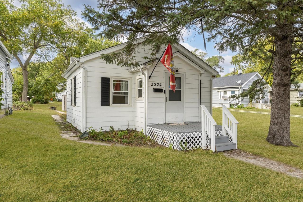 3224 Gilboa Ave., Zion, IL 60099