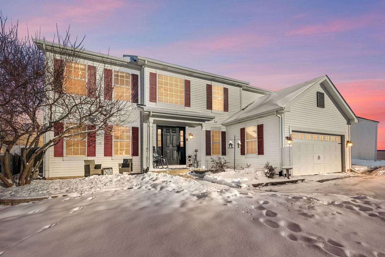 39 W Bluebell Ave., Cortland, IL 60112