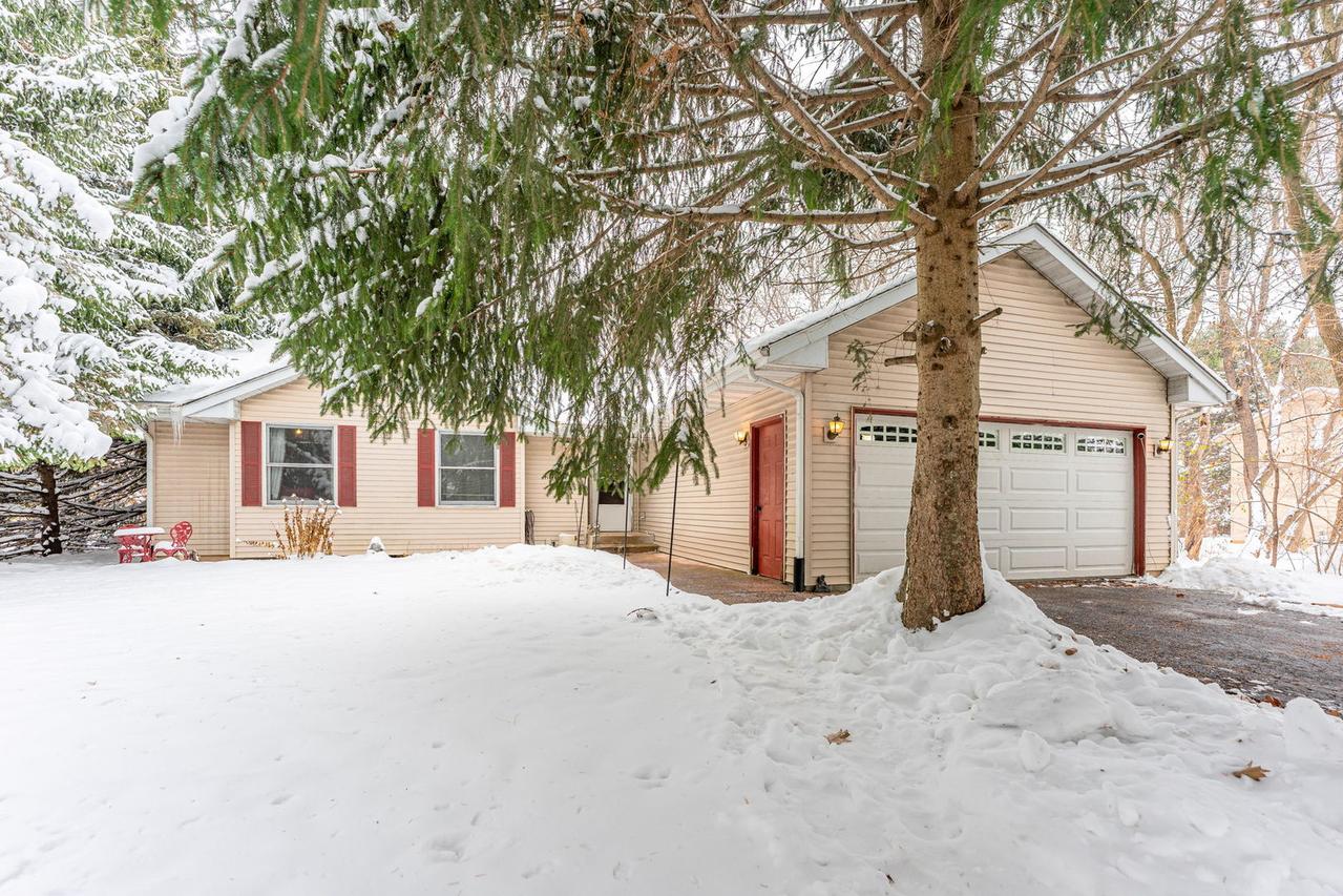 116 Liverpool Dr., Poplar Grove, IL 61065