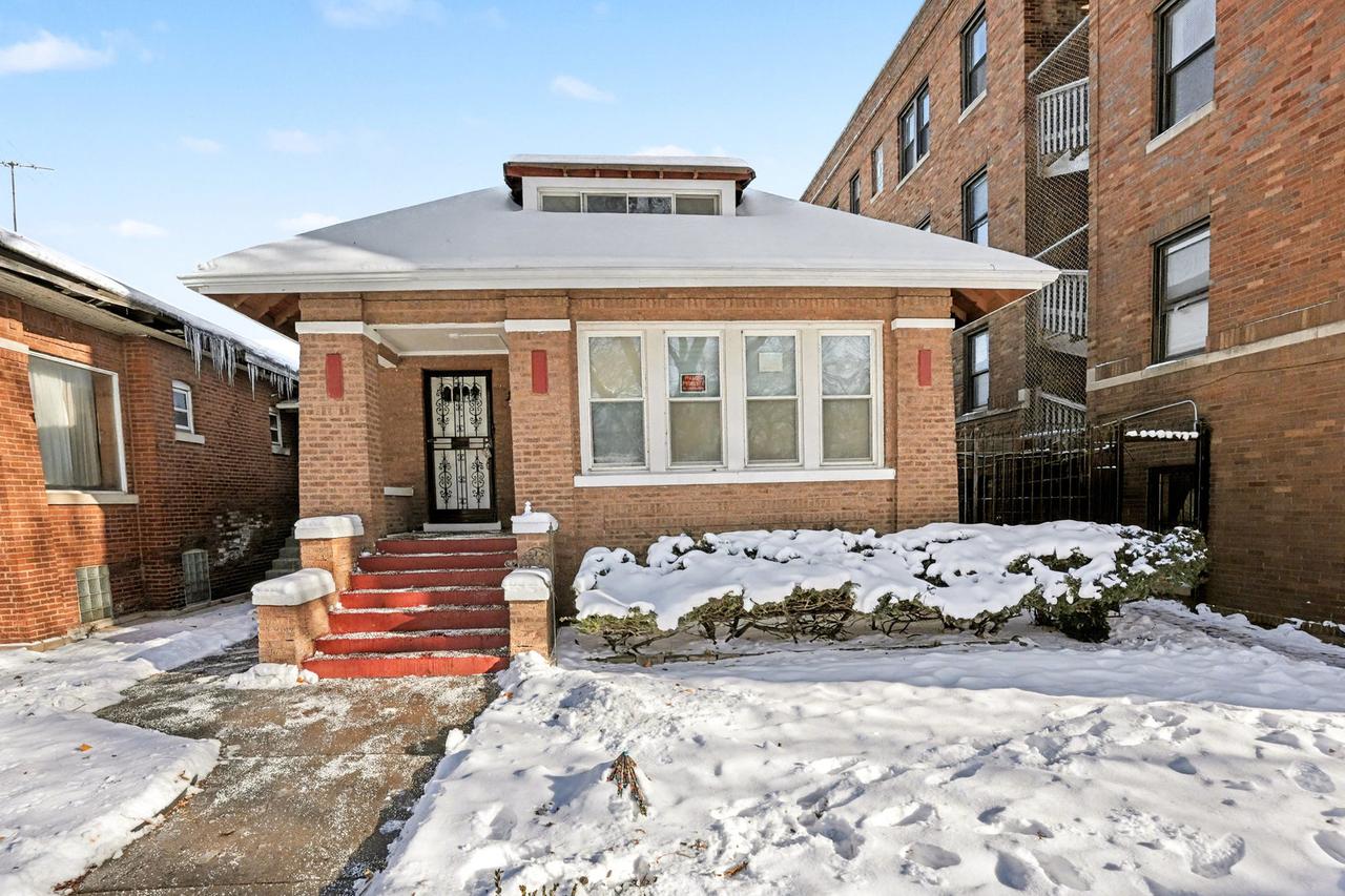 7449 S Bennett Ave., Chicago, IL 60649