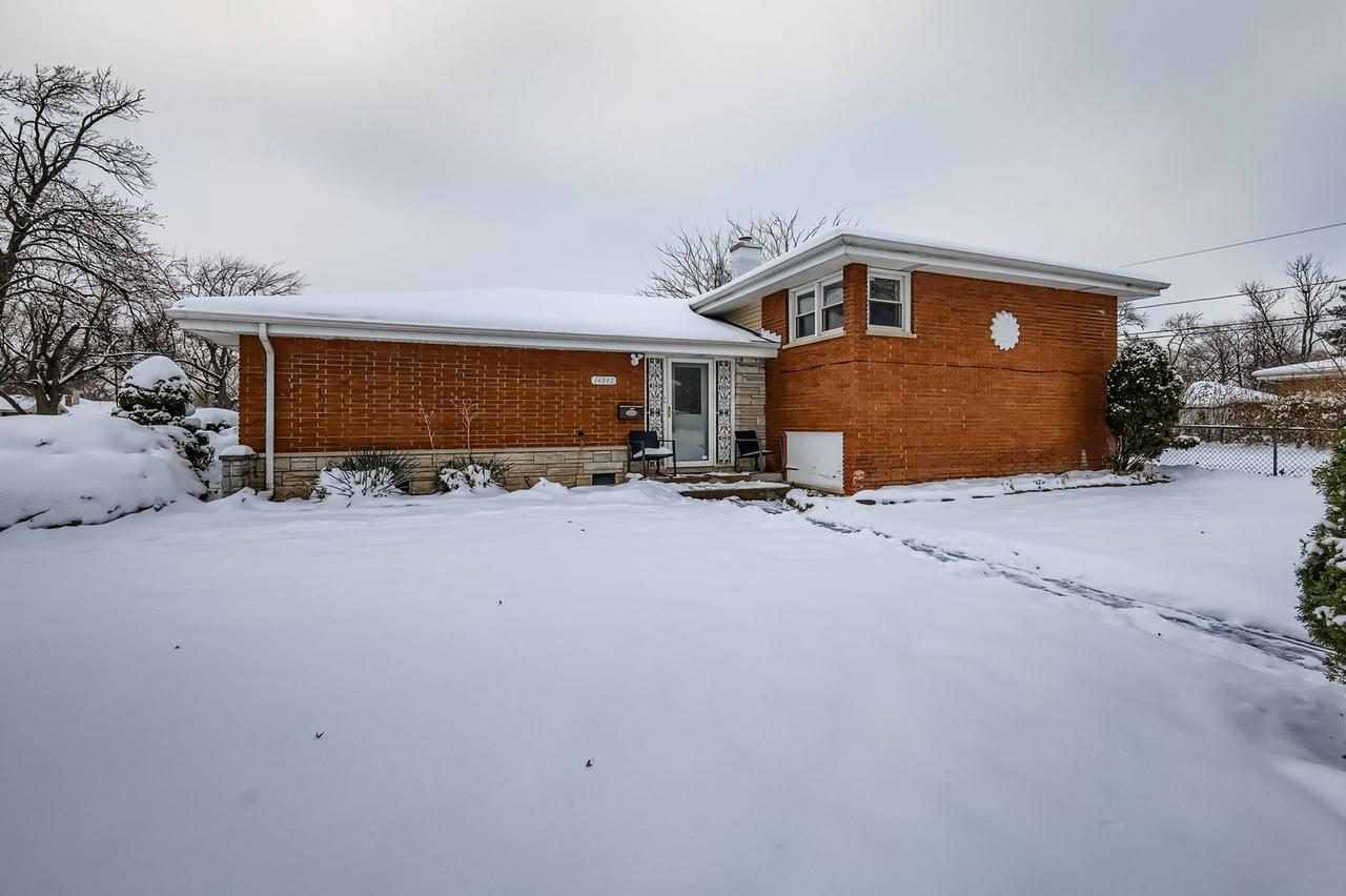 14841 La Salle St., Dolton, IL 60419