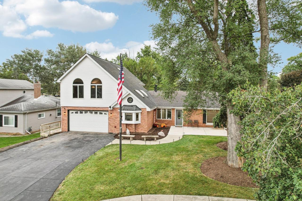 1039 S School St., Lombard, IL 60148