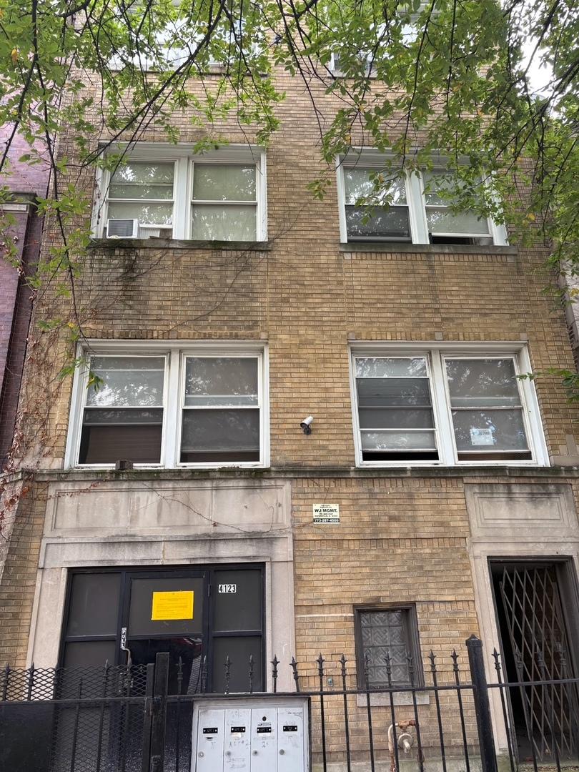 4123 W Washington Blvd., Chicago, IL 60624