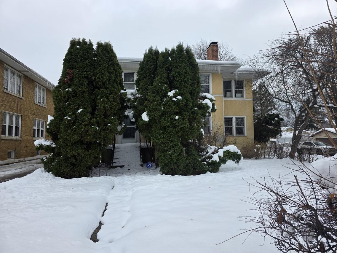 1525 North Ave., Waukegan, IL 60085