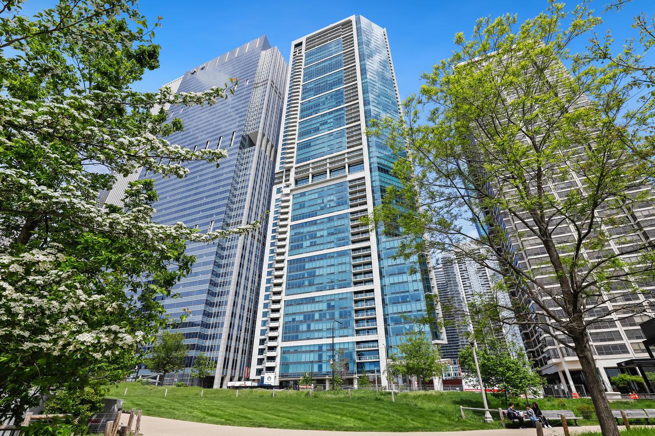 340 E Randolph St. #302, Chicago, IL 60601