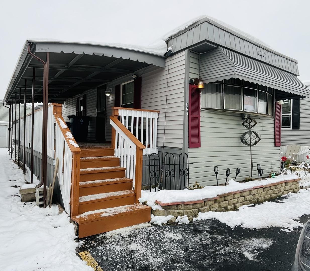 9001 S Cicero Ave. #327, Oak Lawn, IL 60453