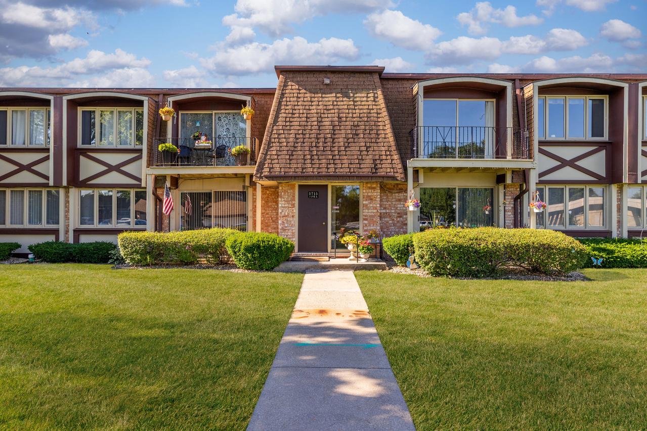 5715 Park Pl. #K1, Crestwood, IL 60418