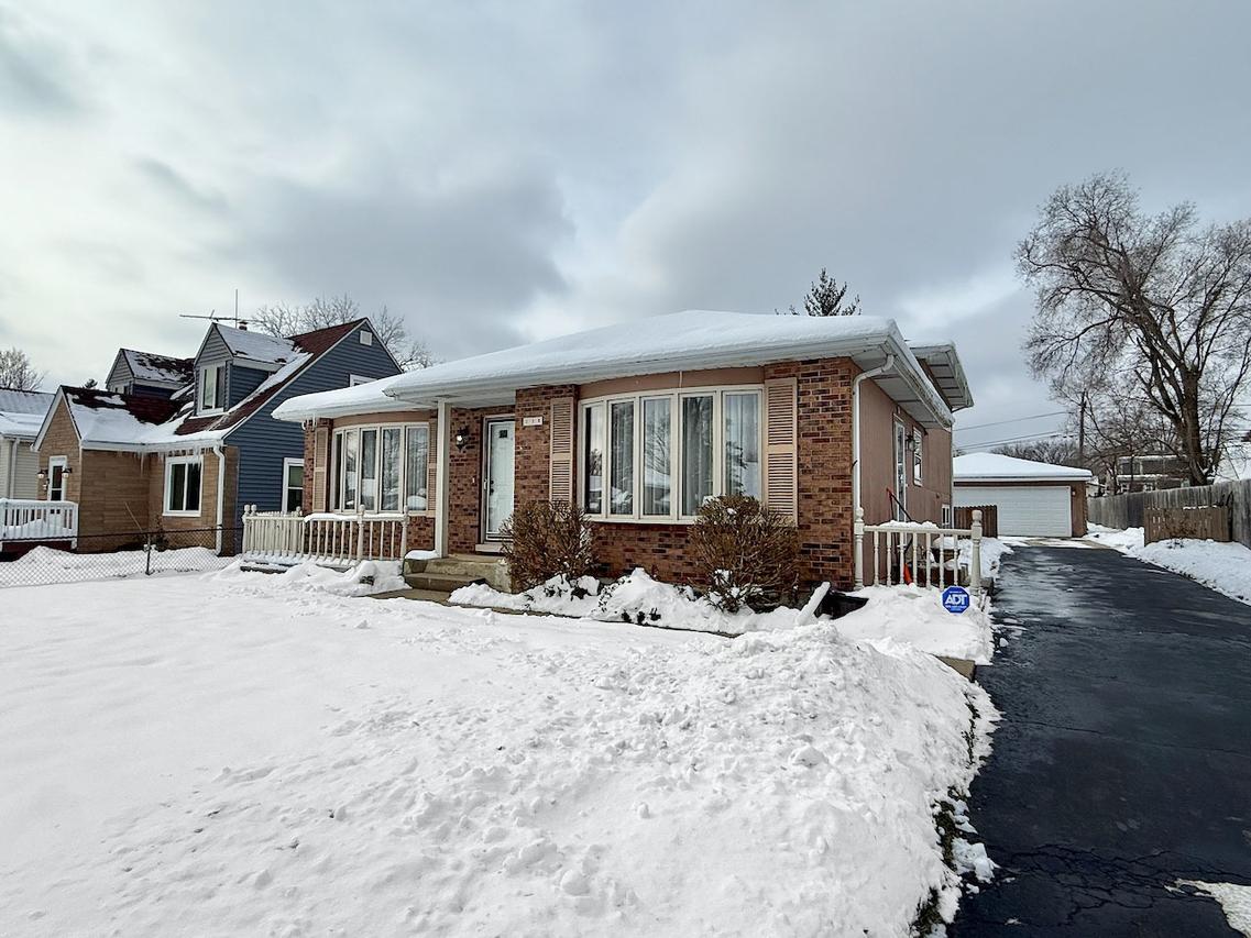 330 N Fairfield Ave., Lombard, IL 60148