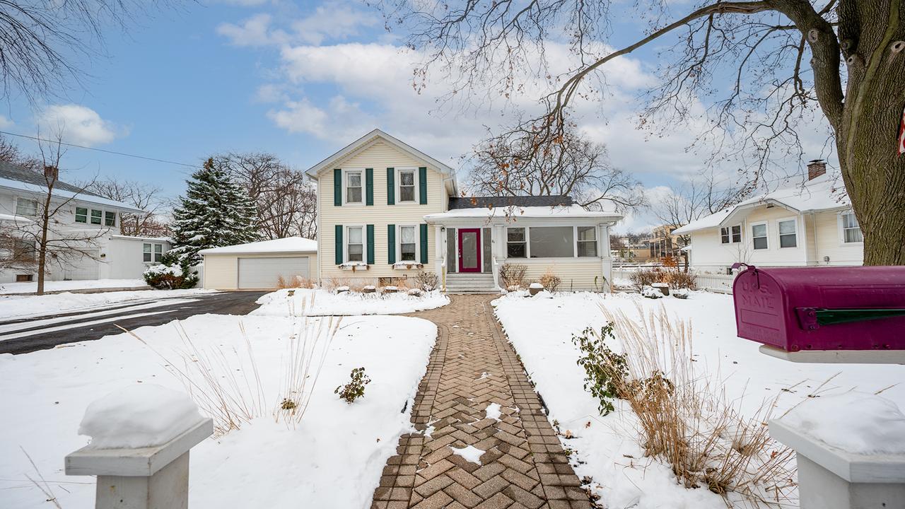 323 W Washington St., West Chicago, IL 60185