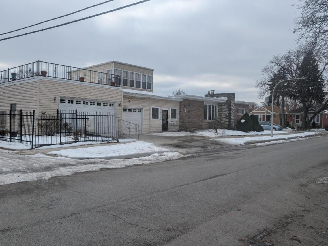 [Address Hidden by Seller], Chicago, IL 60617