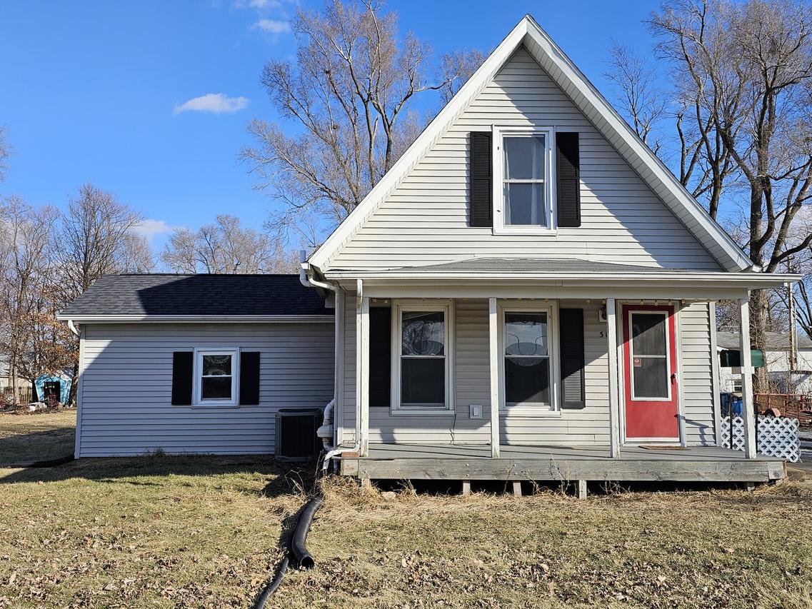 310 N 1st Ave., Chenoa, IL 61726