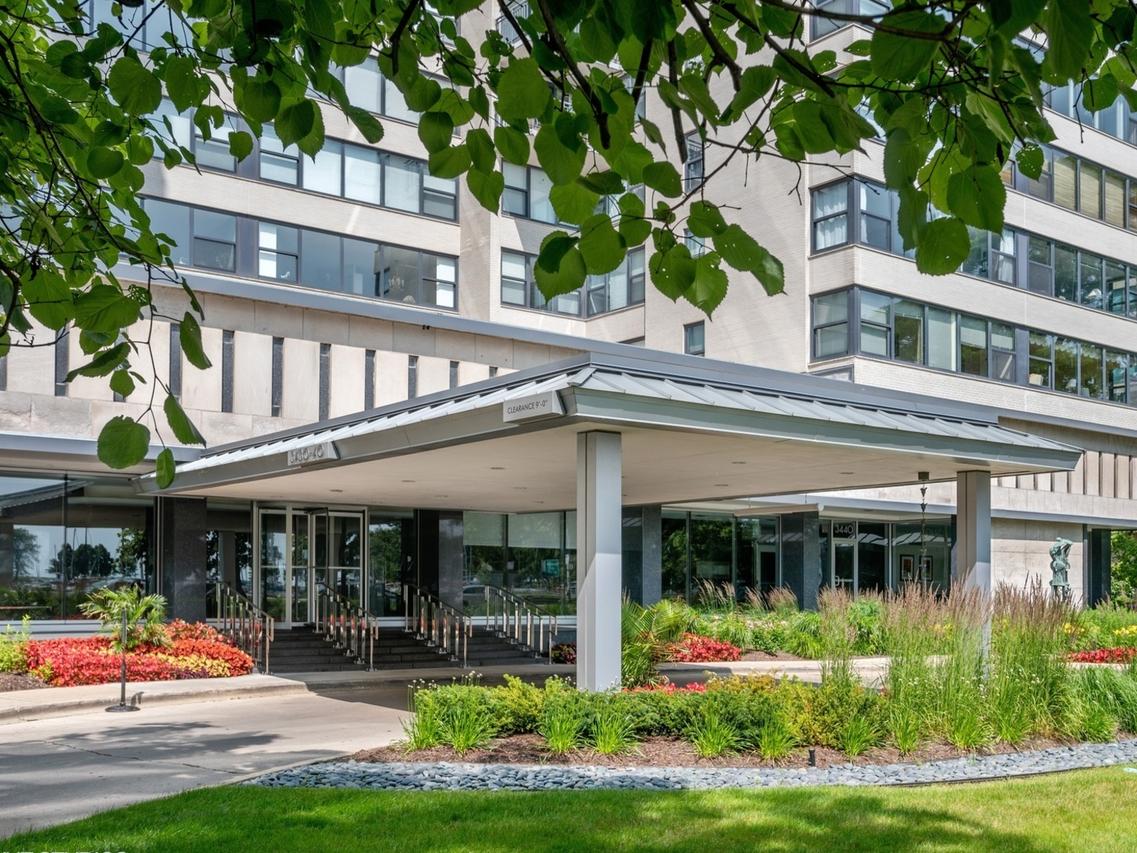 3430 N Lake Shore Dr. #9L, Chicago, IL 60657