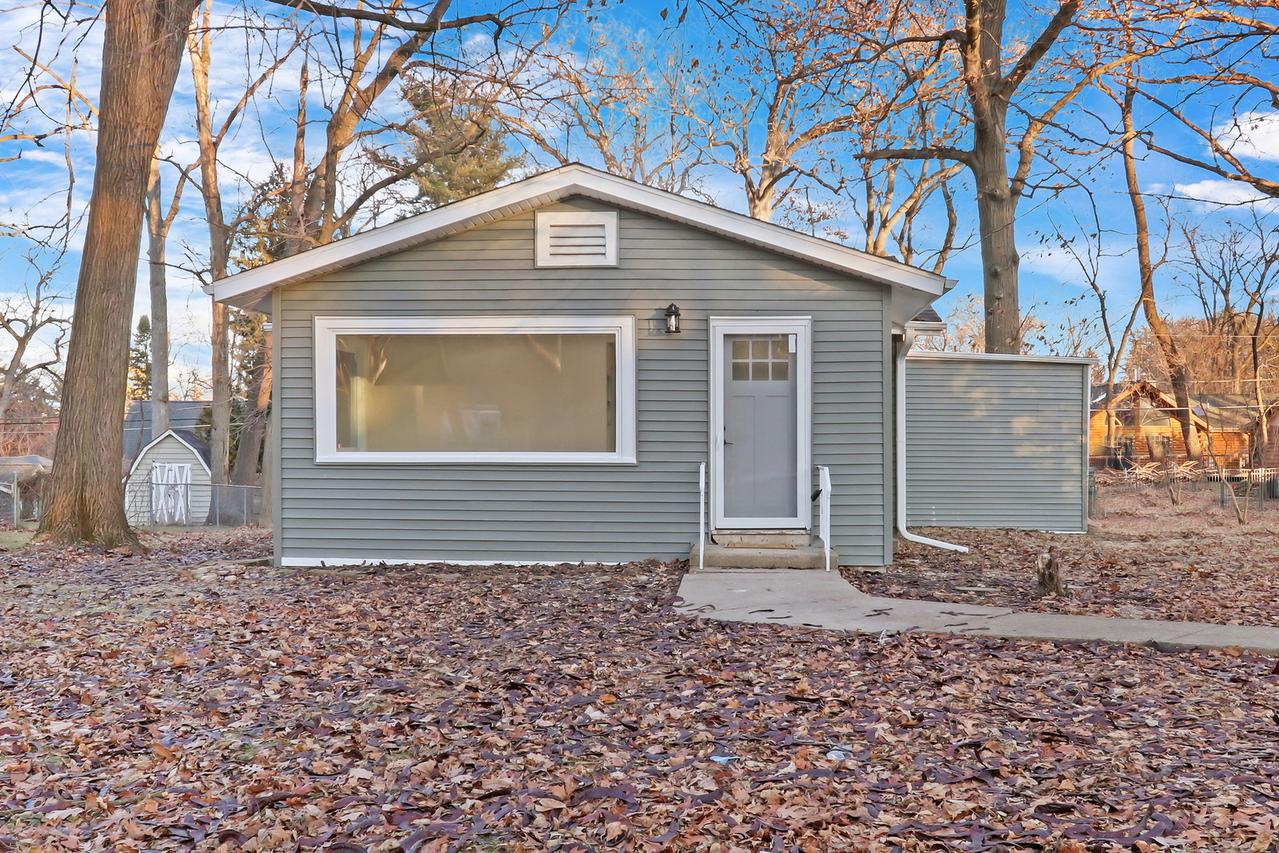 38323 N 3rd Ave., Spring Grove, IL 60081