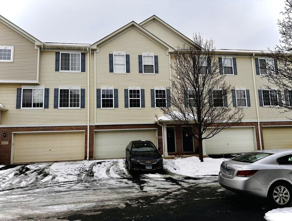 1851 Indian Hill Ln., Aurora, IL 60503