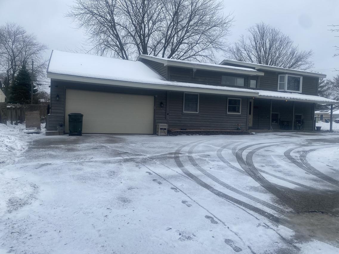 6606 Silver Lake Rd., Cary, IL 60013