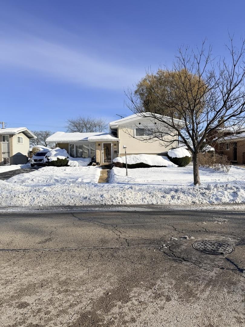 9013 Oriole Ave., Morton Grove, IL 60053