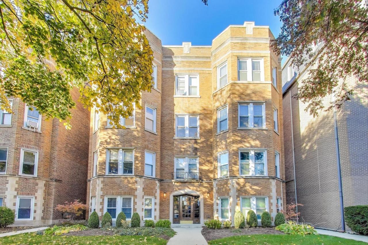 7346 Lake St. #2W, River Forest, IL 60305