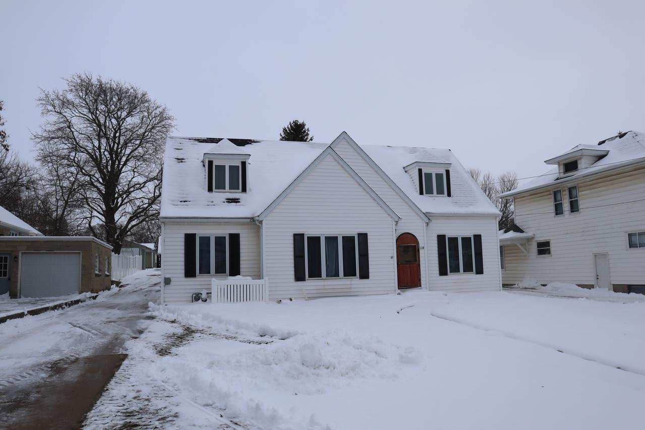 114 5th St., Walnut, IL 61376