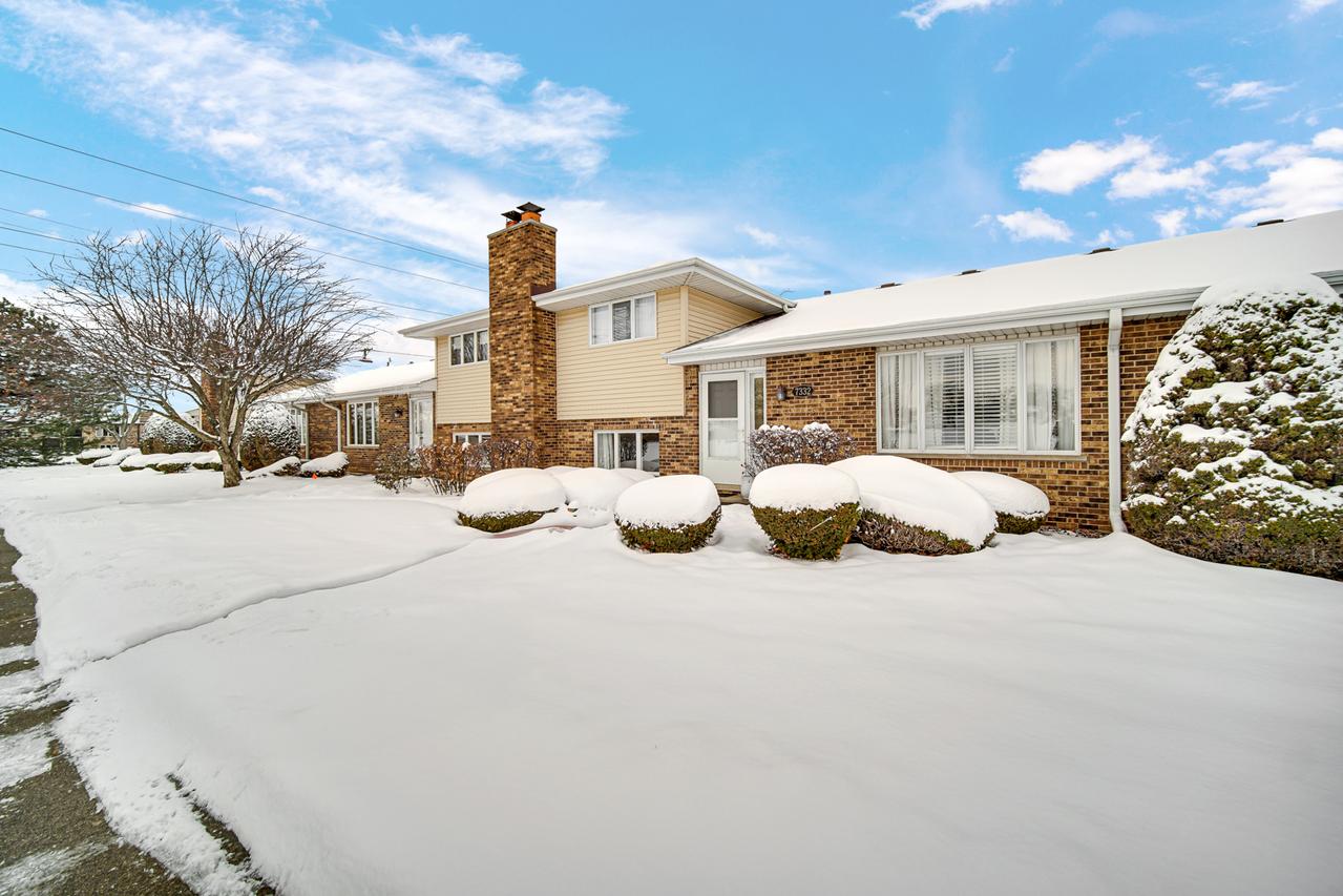 7332 W 155th St., Orland Park, IL 60462