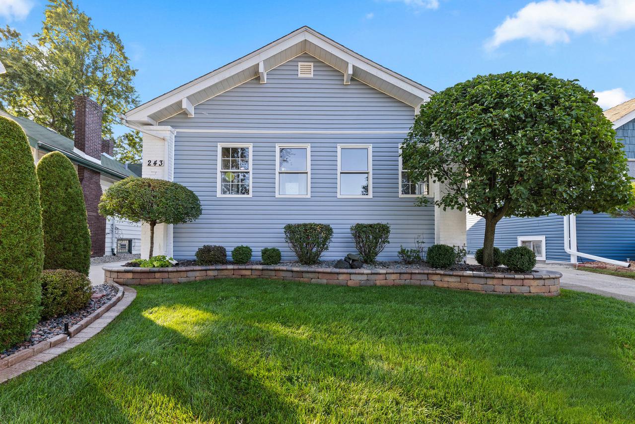243 Waltham St., Calumet City, IL 60409
