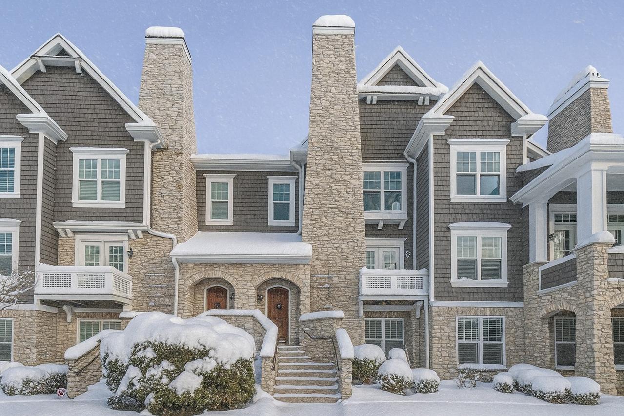 86 W Kennedy Ln., Hinsdale, IL 60521