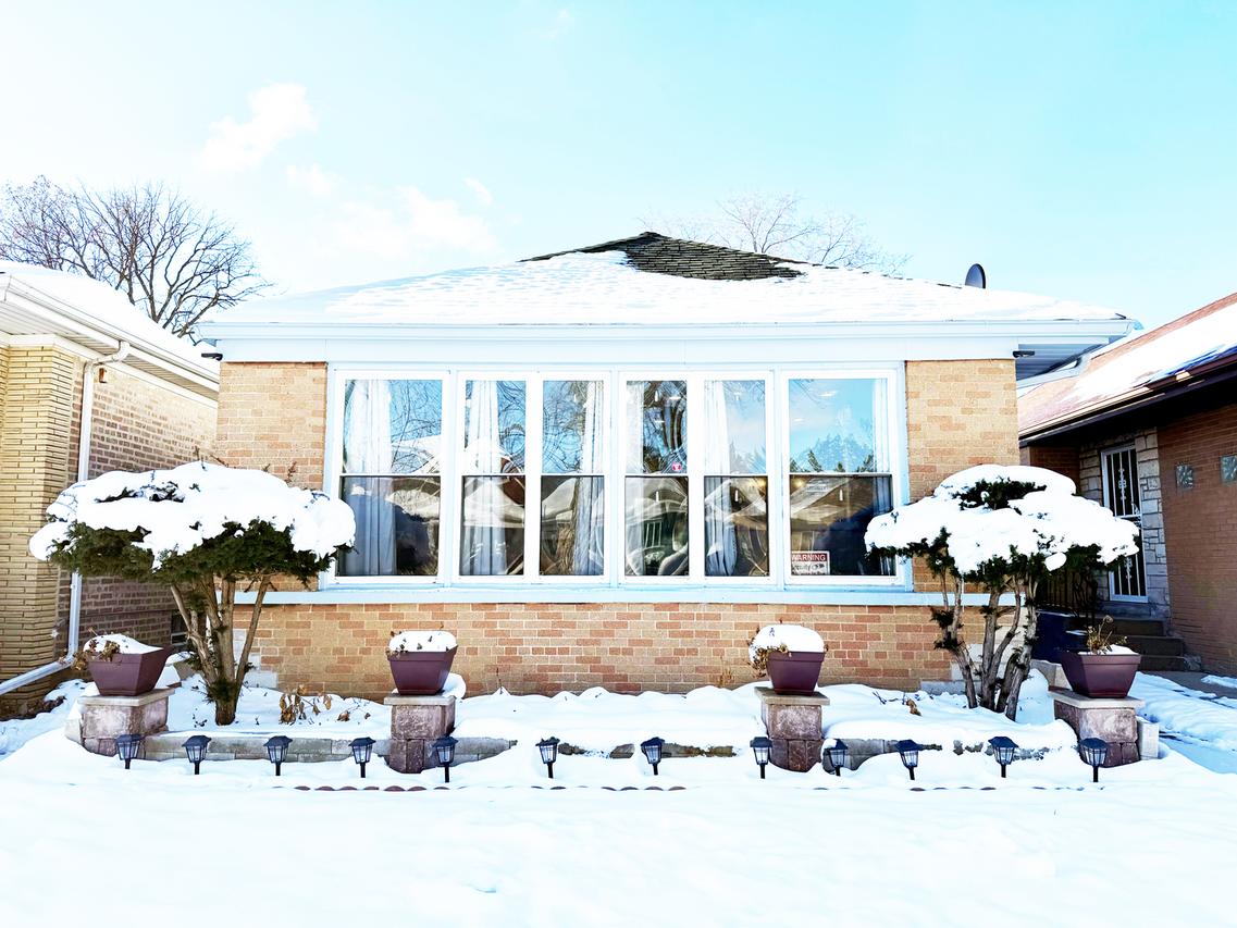 5910 N Kimball Ave., Chicago, IL 60659