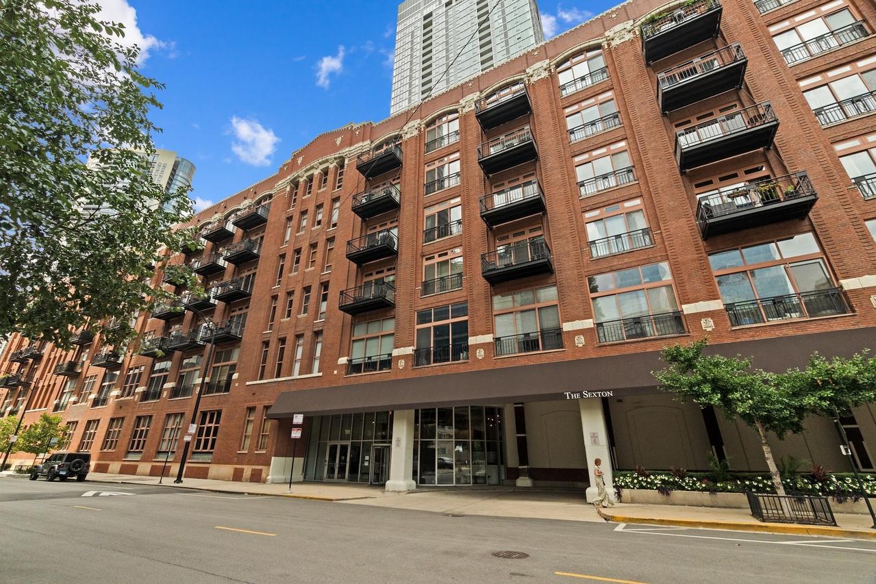 360 W Illinois St. #424, Chicago, IL 60654