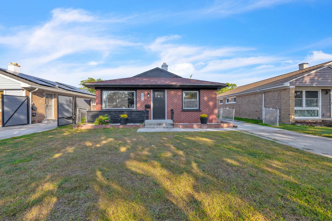 7817 S Kenton Ave., Chicago, IL 60652