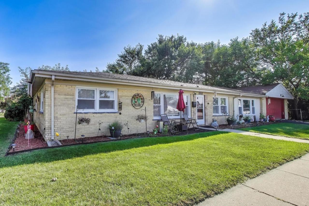 8760 N Oketo Ave., Niles, IL 60714