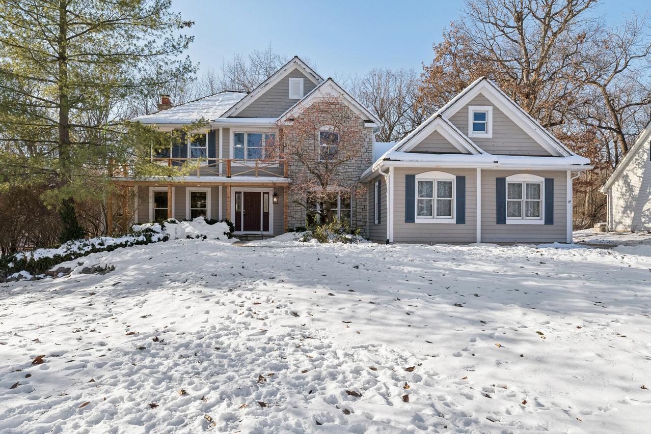 600 Crosswind Ln., Lindenhurst, IL 60046