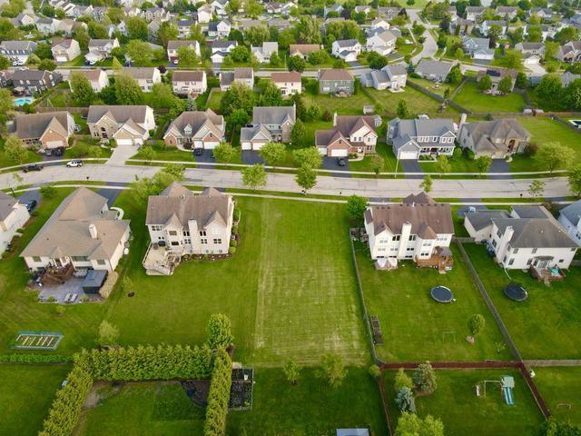 5259 Greenshire Cir., Lake In The Hills, IL 60156