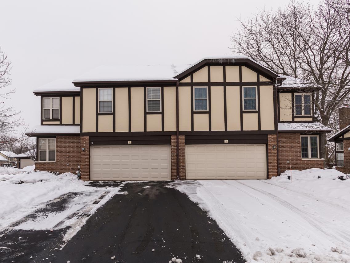 2 Willow Bridge Way, Bloomingdale, IL 60108