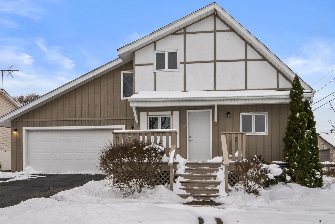 3412 Hopkins St., Steger, IL 60475