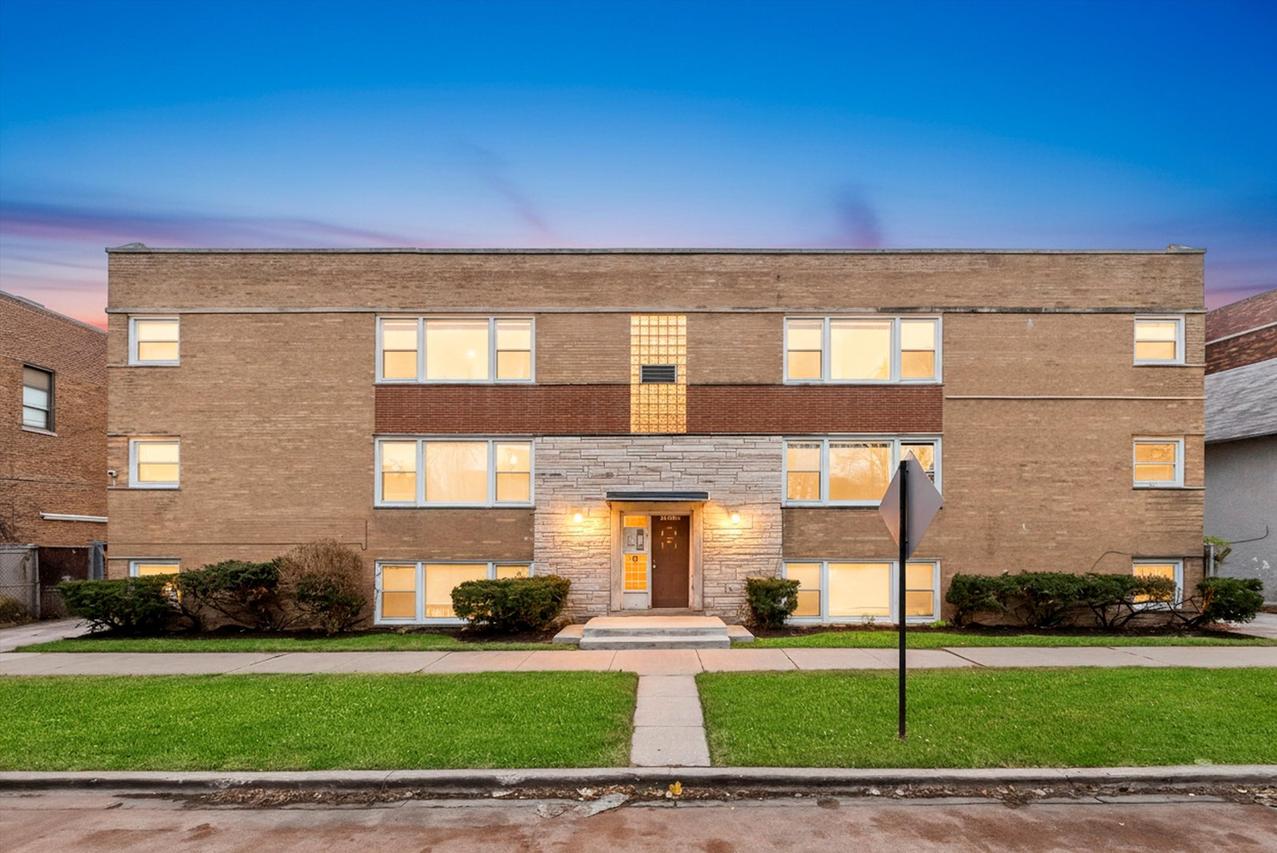 7327 S Kingston Ave. #2, Chicago, IL 60649