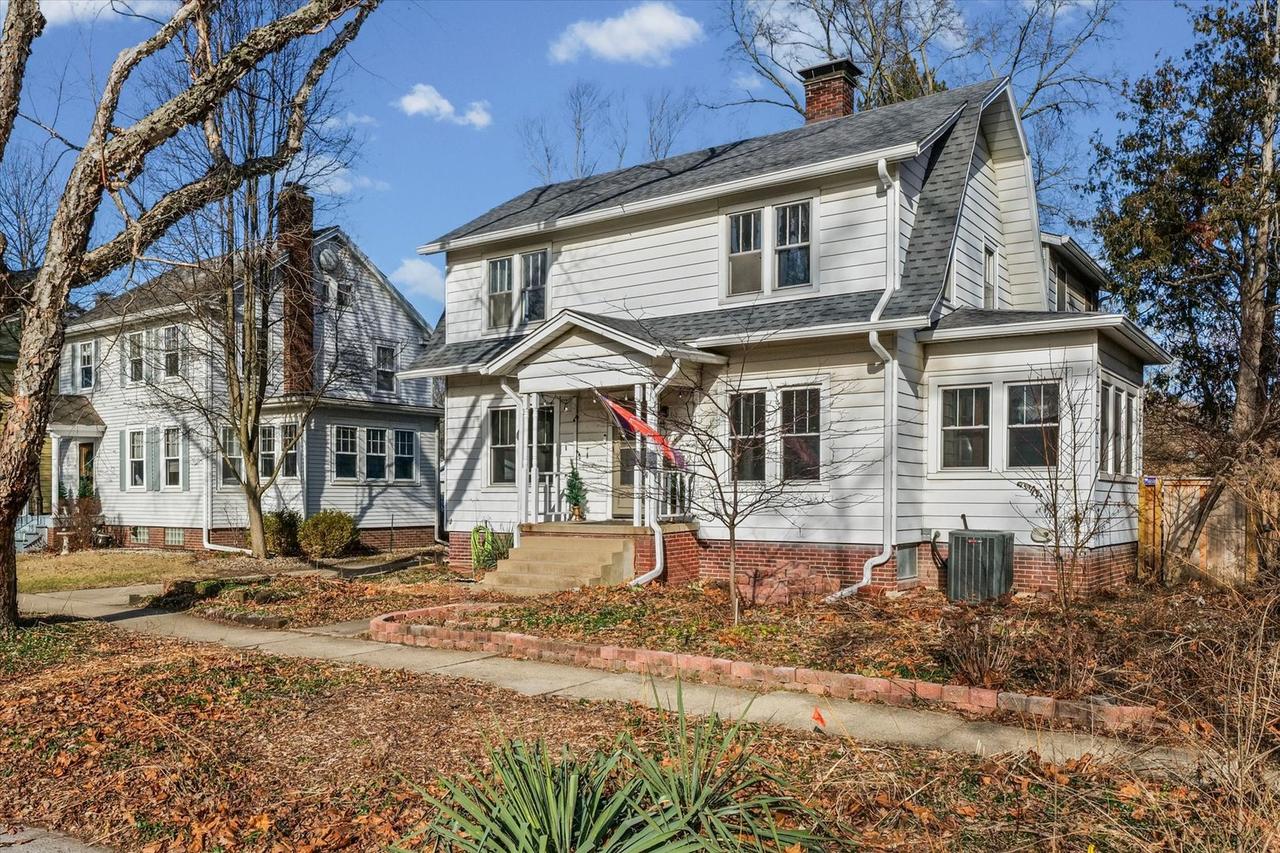 702 W Iowa St., Urbana, IL 61801